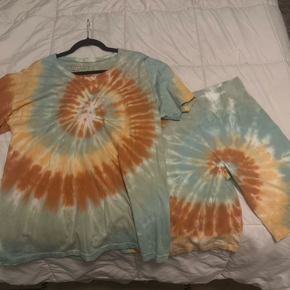 HDYWT tie dye set - Picture 1 of 4